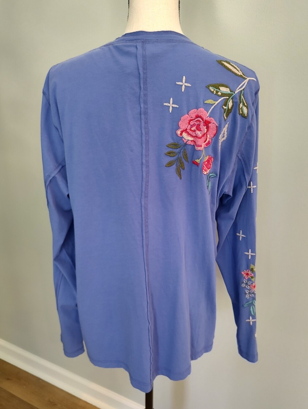Johnny Was Raw Seam Catia Embroidered Henley Blue Long Sleeve Top Floral Large - Picture 8 of 15